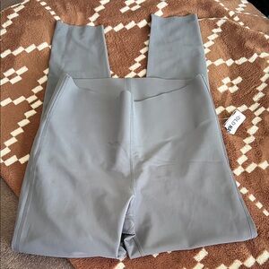 Old Navy Active Powersoft Sculpt Leggings in Gray